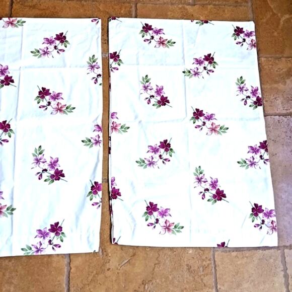 2 Bed Pillow Cases VIOLETS Floral French Country Cottage Farm Romantic VINTAGE - Picture 1 of 15